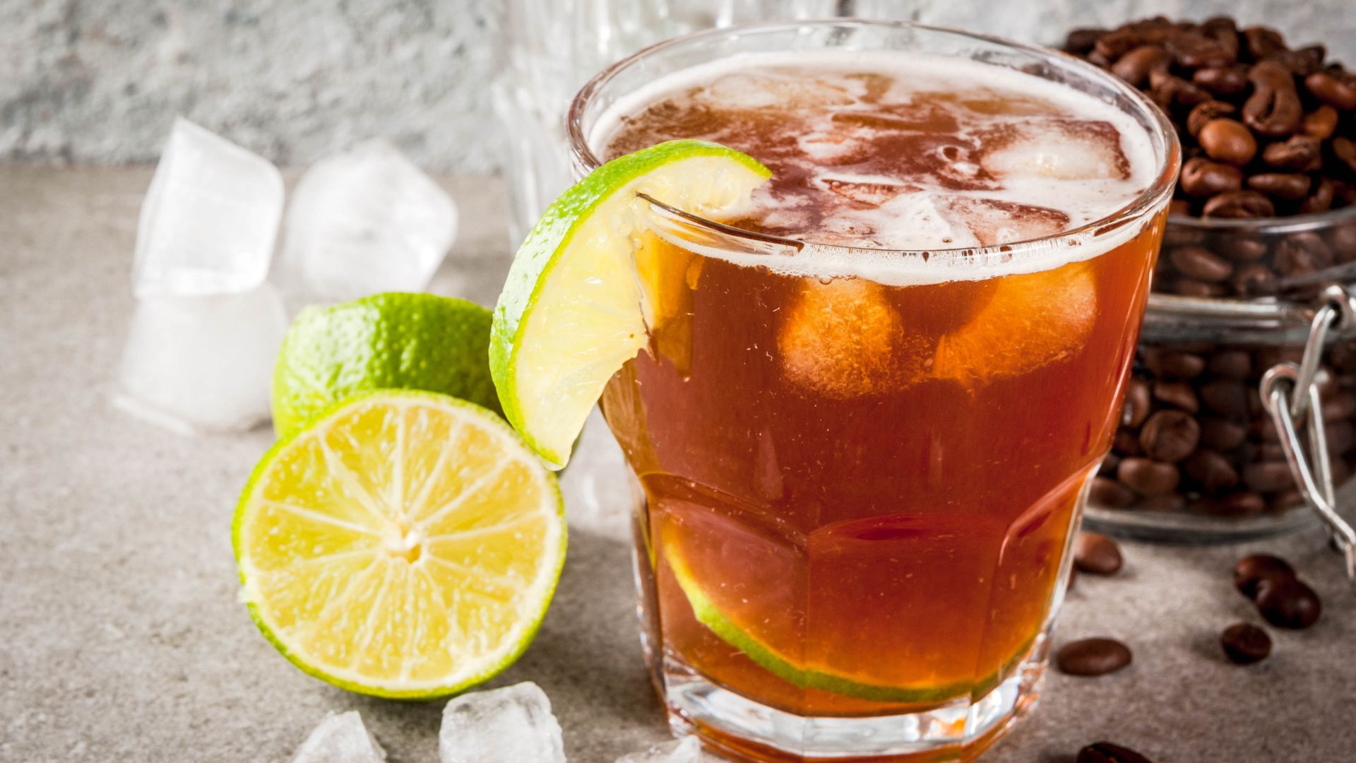 espresso tonic_letni kavovy drink